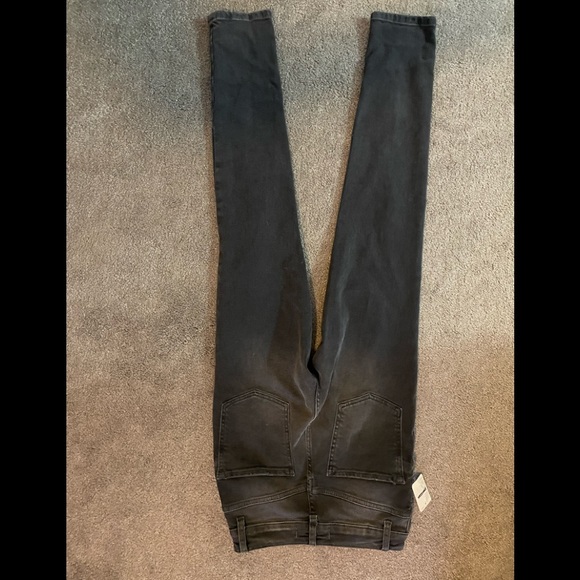 We The Free Button Fly Distress Stella Skinny Jean - Picture 7 of 8